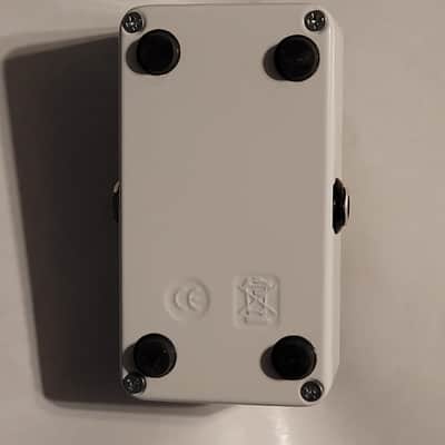 Electro-Harmonix Nano Big Muff Pi Distortion / Sustainer 2013 - Present - White / Black / Red image 2