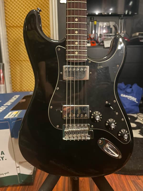 Fender Blacktop Stratocaster HH with ObsidianWire Solderless Harness and JB Bridge Pickup