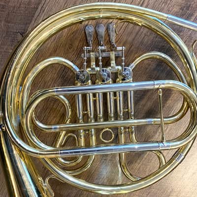 Olds FH560 Gold-Lacquered Finish Student Model Single French Horn with Original Case and Mouthpiece image 9
