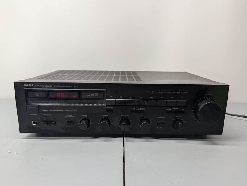 Yamaha R-3 Receiver HiFi Stereo Vintage 2 Channel Home Audio AM FM Tuner image 1