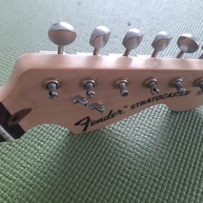 Fender USA Highway 1 stratocaster rosewood neck image 3