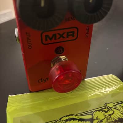 MXR M102 Dyna Comp 1995 - Present - Red image 4