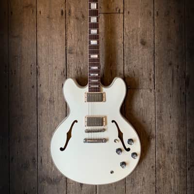 2018 Gibson ES-335 Big Block Retro LTD Release in White & hard shell case image 2
