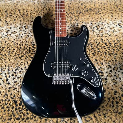 Fender Stratocaster Standard HH MIM 2016 - Black image 1