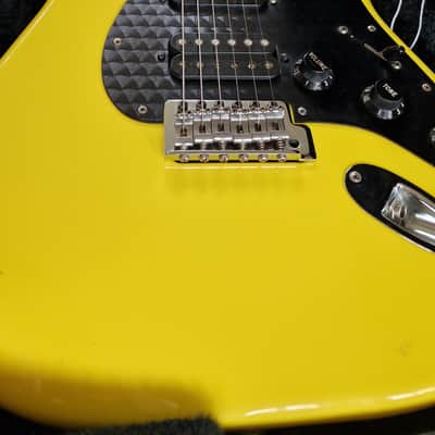 Fender Stratocaster 2005 Graffiti Yellow HSS Limited Special Edition 1 of 100 Fat Strat FSR electric guitar image 9