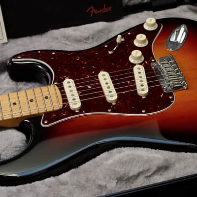 Fender American Professional II Stratocaster with Maple Fretboard 2020 - Present - 3-Color Sunburst image 6