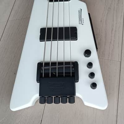 Steinberger Synapse XS-15FPA 2003 White 5 string Bass Graphite image 5