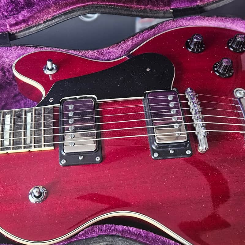 1972 Hagstrom Swede (Vintage) Candy Apple Red