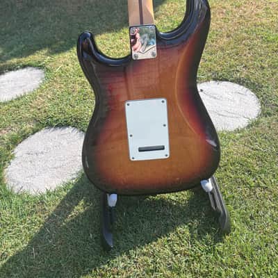 Fender Player Stratocaster – 2021 (MX21066685) – 3-Tone Sunburst – Excellent Condition image 3