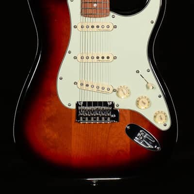 Fender Deluxe Roadhouse Stratocaster 3-Tone Sunburst Pau Ferro (332) image 3
