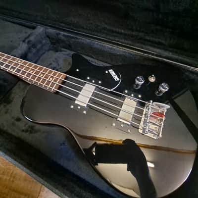 Gretsch G2220 Electromatic Junior Jet Bass II with Walnut Fretboard 2018 Black with Case and Strap image 3