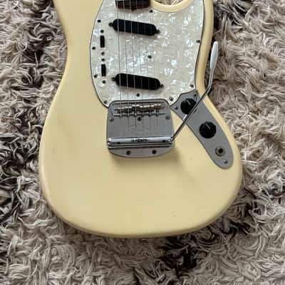 Fender Mustang Guitar with Rosewood Fretboard 1973 - 1974 - Olympic White image 2