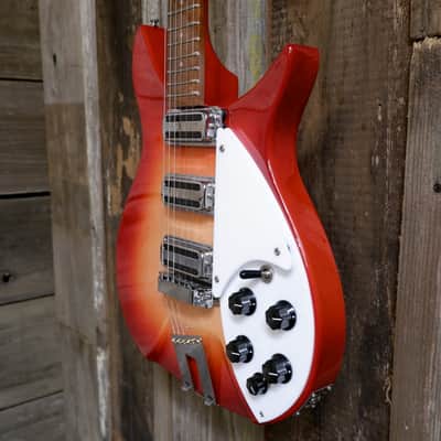 Rickenbacker 350/V63 2022 - Fireglo image 4