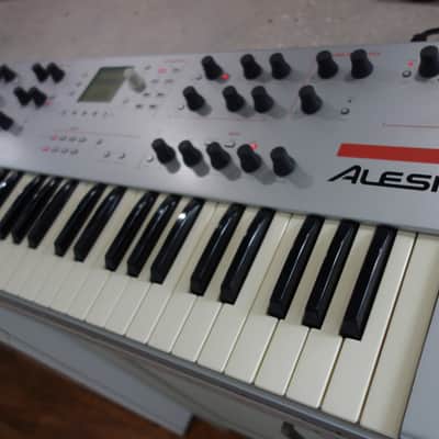 Alesis Ion 49-Key Analog Modeling Synthesizer 2003 - Silver