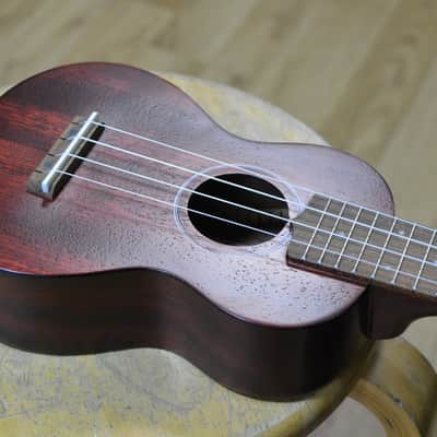 Gretsch G9100 Soprano Standard Ukulele with Gig Bag, Vintage Mahogany Stain image 3
