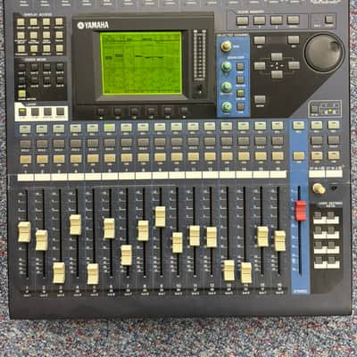 Yamaha 01V96i 16 channel Digital Console with Aviom Card image 1