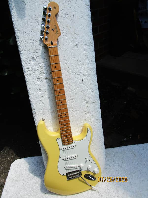 Fender Player Stratocaster Guitar, 2018, Mexico, Butterscotch Cream Finish, Excellent Condition image 1