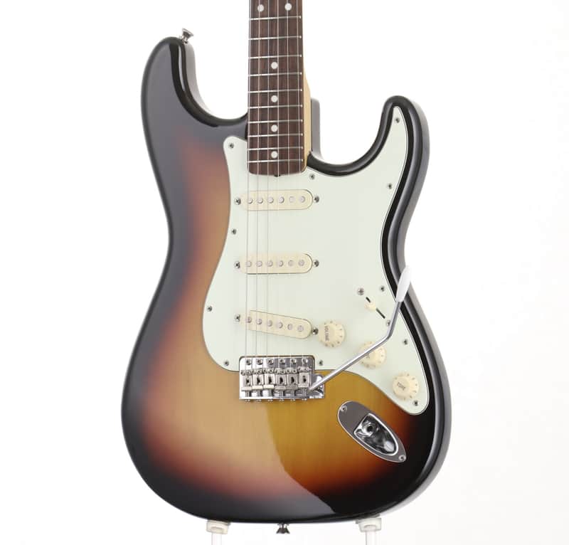 Fender Japan Exclusive Classic 60s Stratocaster 3-Tone Sunburst
