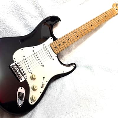 2000 Fender Standard Stratocaster, Black w/ Maple, MiM, Exceptional Condition! image 3
