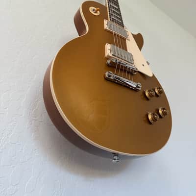 Gibson Les Paul Standard '50s Gold Top - LIKE NEW w/ all original packaging & accessories image 4