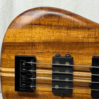 Carvin USA LB-70P lb 70 p lb70p 4-string Bass with Case image 4