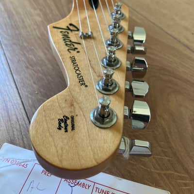 2015 Fender Standard Stratocaster Plus Top with Maple Fretboard 2013 - 2017 - Cherry Burst image 12