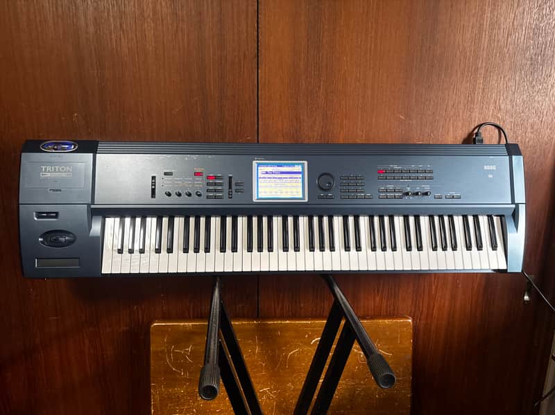 Korg Triton Extreme 76-Key 120-Voice Polyphonic Workstation (2005