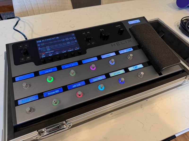 Line 6 Helix Floor & Road Case image 1