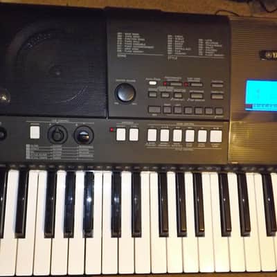 Yamaha PSR-E423 features cutoff/resonance controls image 2