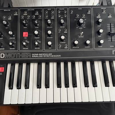 Moog Grandmother Dark 32-Key Semi-Modular Analog Synthesizer 2020 - Present - Black / Black Panel