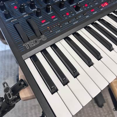 Oberheim TEO-5 44-Key 5-Voice Synthesizer 2024 - Present - Black image 2