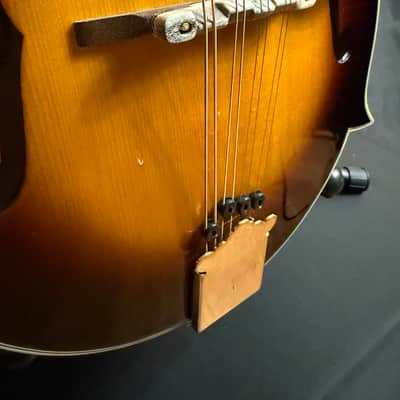 Kentucky KM-630 F-Style Mandolin Vintage Sunburst Finish w/ Case image 7