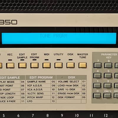 Akai S950 MIDI Digital Sampler 1988 - White