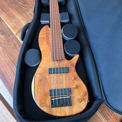 Handmade "Tom Clement" Fretless 5 String Bass image 9