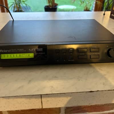 Roland MT-32 Multi-Timbral Synthesizer Module 1987 - 1992 - Black
