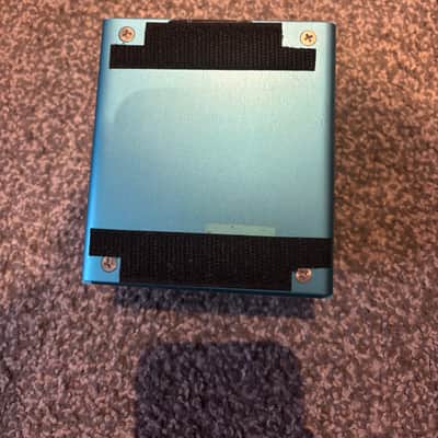 MINT CONDITION, BARELY USED Strymon Blue Sky Reverberator V1 2010 - 2022 - Blue image 4