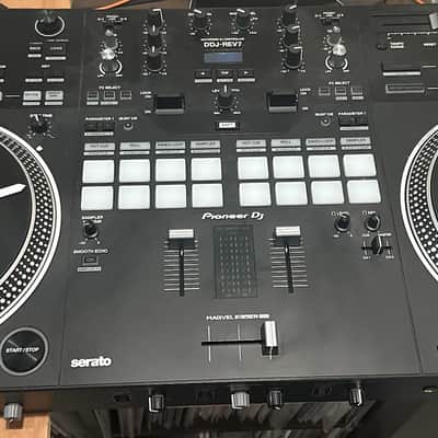 Pioneer DJ DDJ-REV7 2-Channel Serato DJ Pro Controller with Motorized Jog Wheels Pioneer DJ DDJ-REV7 2-Channel Serato DJ Pro Controller with Motorized Jog Wheels 2020 - Black image 3