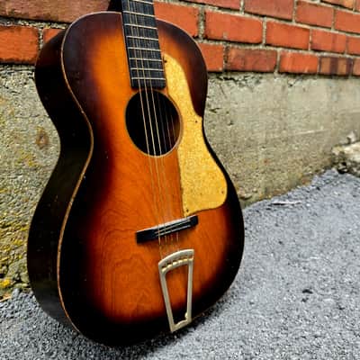 1930s Regal - First National Institute of Allied Arts - Guitar image 2