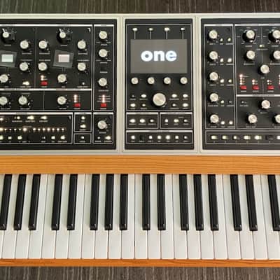 Moog One 16-Voice 61-Key Polyphonic Analog Synthesizer 2018 - Present - Black/Ash