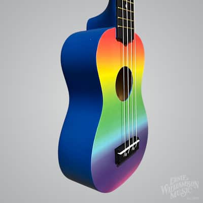 Amahi DDUK1 Soprano Ukulele, Gradient Rainbow Design w/ bag image 3