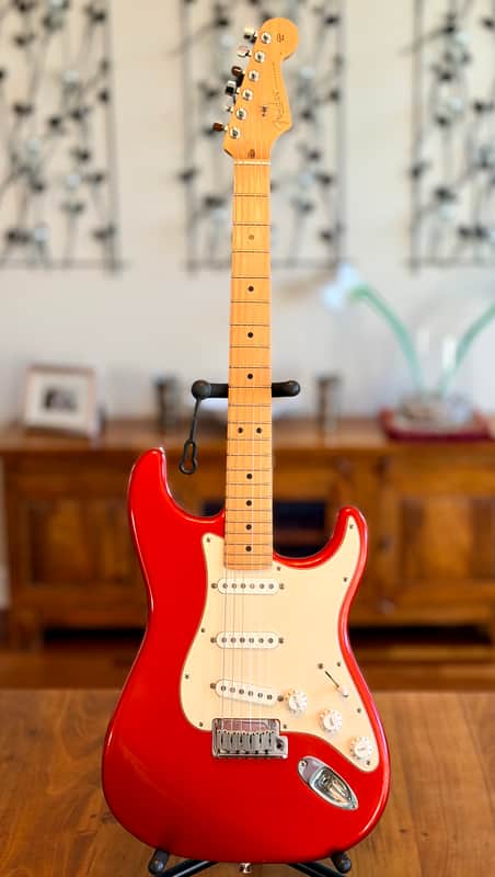 Fender American Series Stratocaster 2003 w/Maple Fretboard - Nice Condition!! image 1