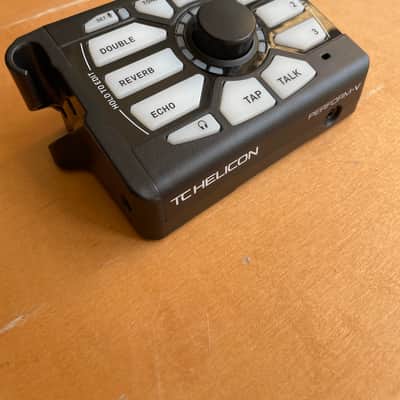 TC Helicon Perform-V Boxed image 3