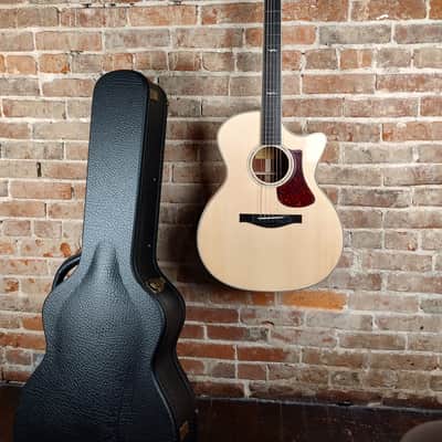 Eastman AC Solid Heritage AC422CE-LTD-KOA | Natural image 1
