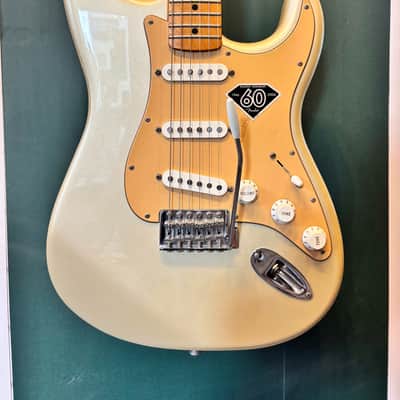 Fender 60th Anniversary Limited Standard Stratocaster with Maple Fretboard 2006 - Blizzard Pearl image 2