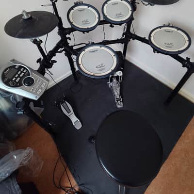 Roland TD-15K V-Drum Kit with Mesh Pads