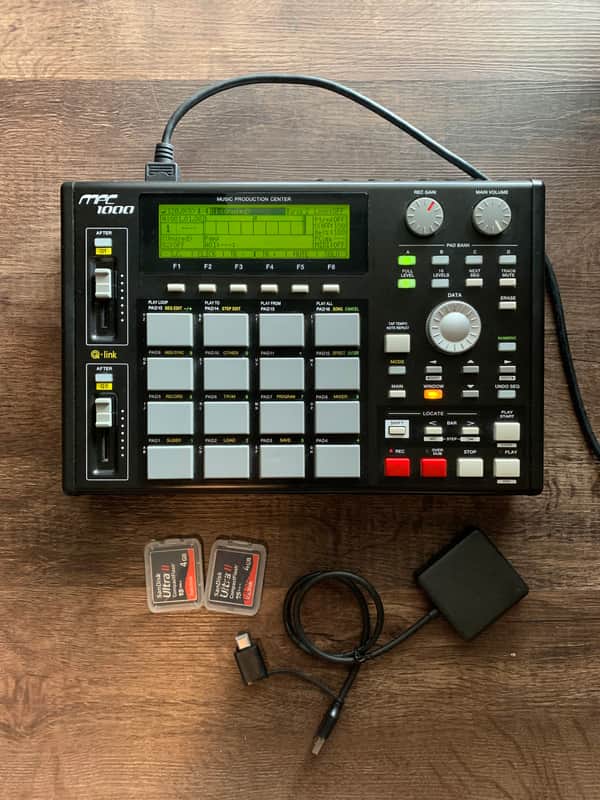 Akai MPC1000 Music Production Center 2004 - 2013 - Black image 1