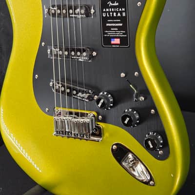Fender American Ultra II Stratocaster®, Maple Fingerboard, Solar Flare image 4