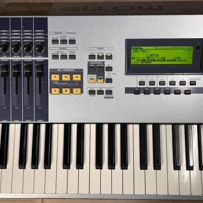 Yamaha Motif ES 8 Production Synthesizer 2000s - Gray image 4