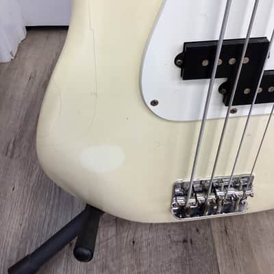 Squier P-BASS 2000’s - WHITE image 3