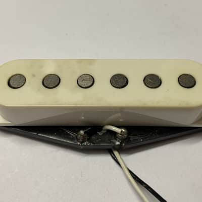 1980 – 1982 Fender USA Smith Stratocaster middle pickup 5.65k – Original vintage windings image 1
